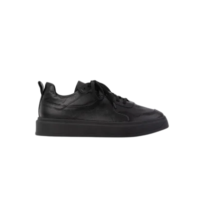 Baskets Sofia en cuir noir de Poema Paris, chaussures femme éco-responsables en cuir de qualité supérieure, alliant confort et style.