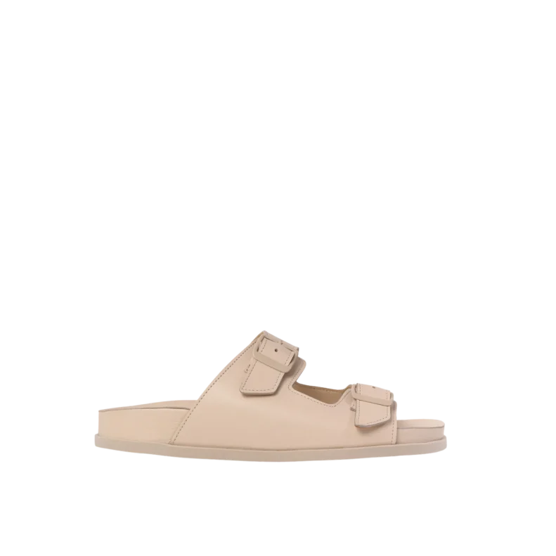 Sandales Madrid en cuir beige Poema Paris, avec brides réglables et semelle en caoutchouc, offrant confort et élégance pour chaque pas.