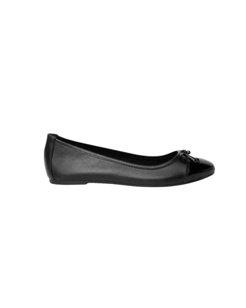 Ballerines en cuir noir pour femme avec bout verni brillant