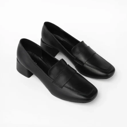 Sevilla – Mocassins en cuir noir à talon bas en cuir souple certifié LWG, confortables et élégants pour un style urbain intemporel.