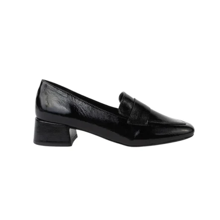 Sevilla – Mocassins en cuir noir verni à talon bas en cuir souple certifié LWG, confortables et élégants pour un style urbain intemporel.