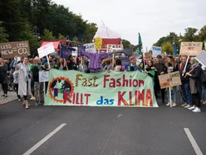 1618px fast fashion killt das klima